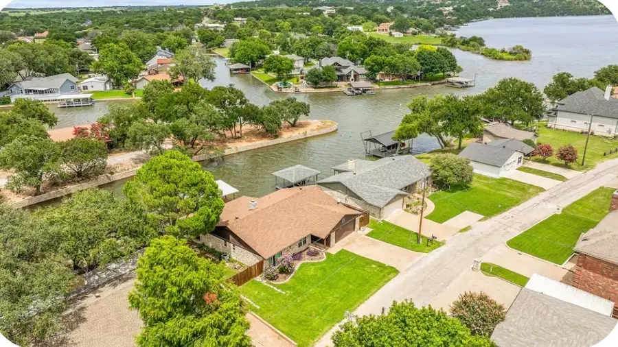 422 Granada Calle Court, Granbury, TX 76049 - #2