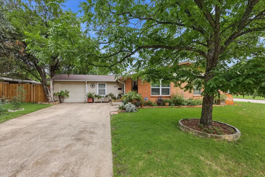 2800 Brockbank Drive, Irving, TX 75062 - #2