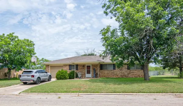 3814 Crestridge Drive, Brownwood, TX 76801