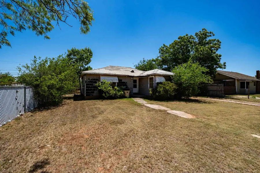 1821 Avenue K, Anson, TX 79501 - #2