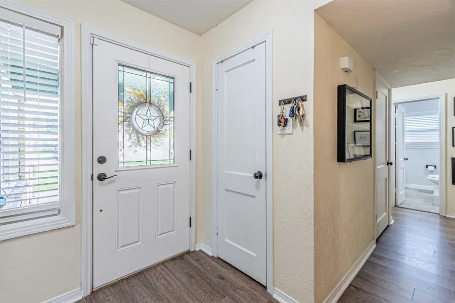 120 E Scotland Drive, Irving, TX 75062 - #3