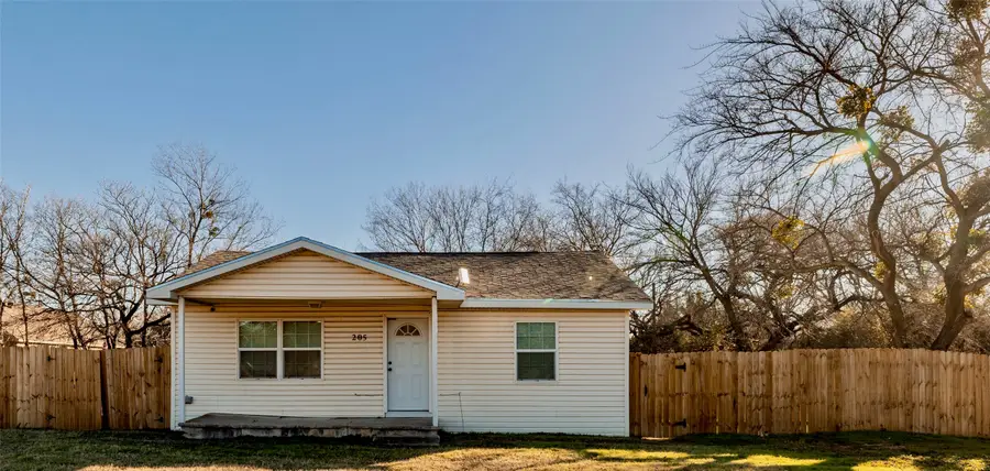 205 N State Highway 101, Chico, TX 76431 - #2