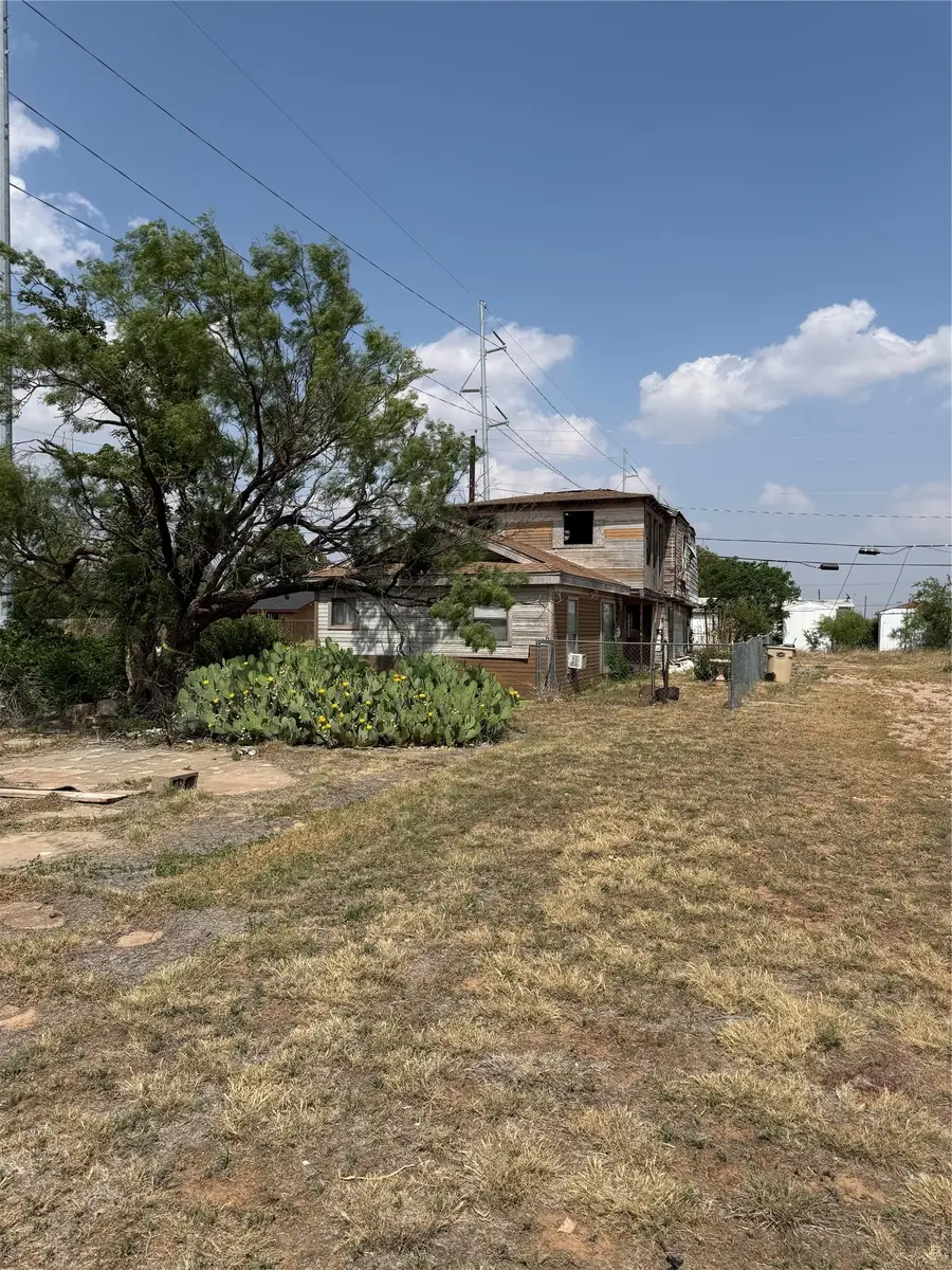 201 Commercial Avenue, Anson, TX 79501 - #3
