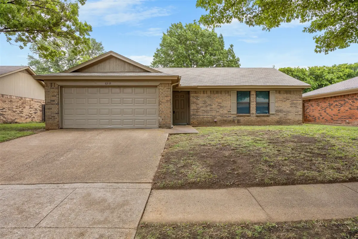 6219 Kelly Elliott Road, Arlington, TX 76001 - #1