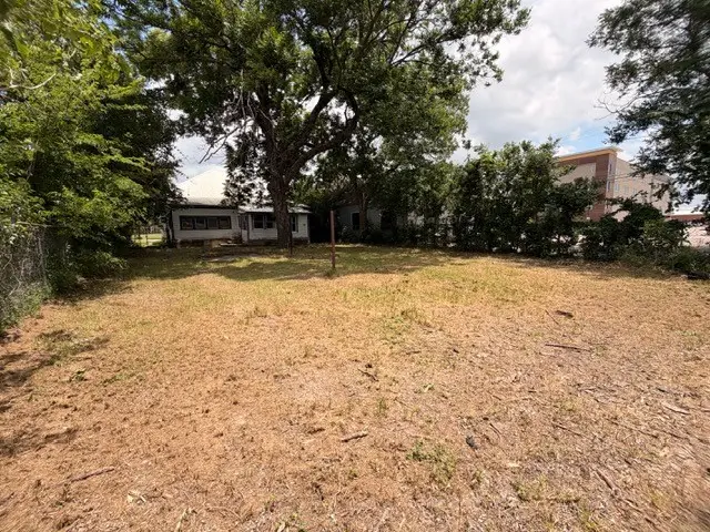 819 S 10th Street, Waco, TX 76706 - #2