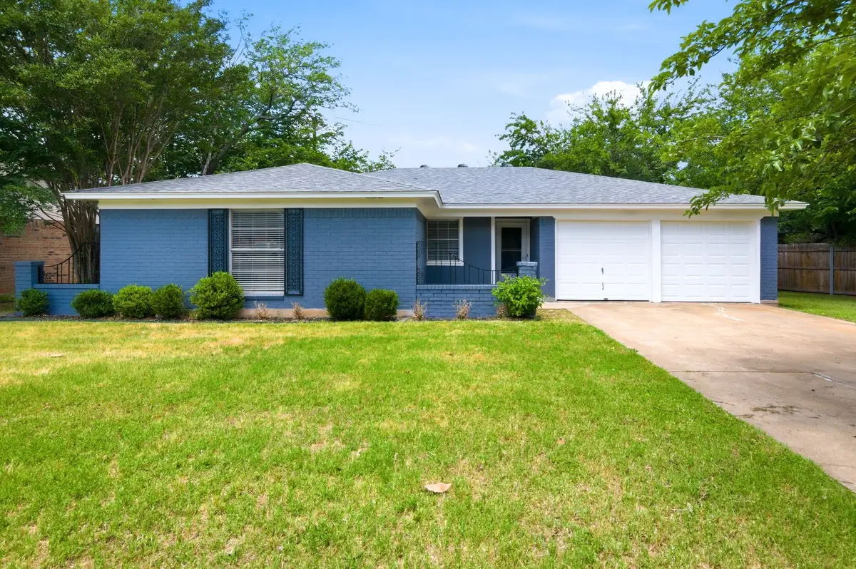 504 S Colonial Drive, Cleburne, TX 76033 - #1