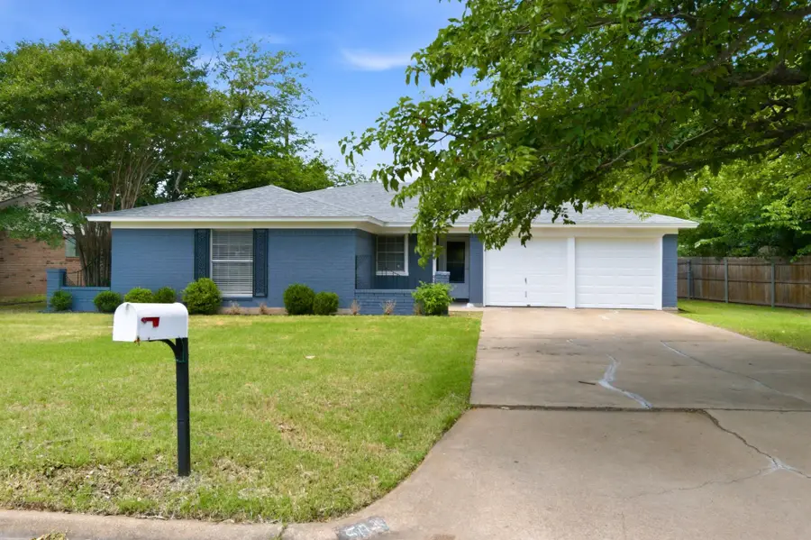 504 S Colonial Drive, Cleburne, TX 76033 - #3