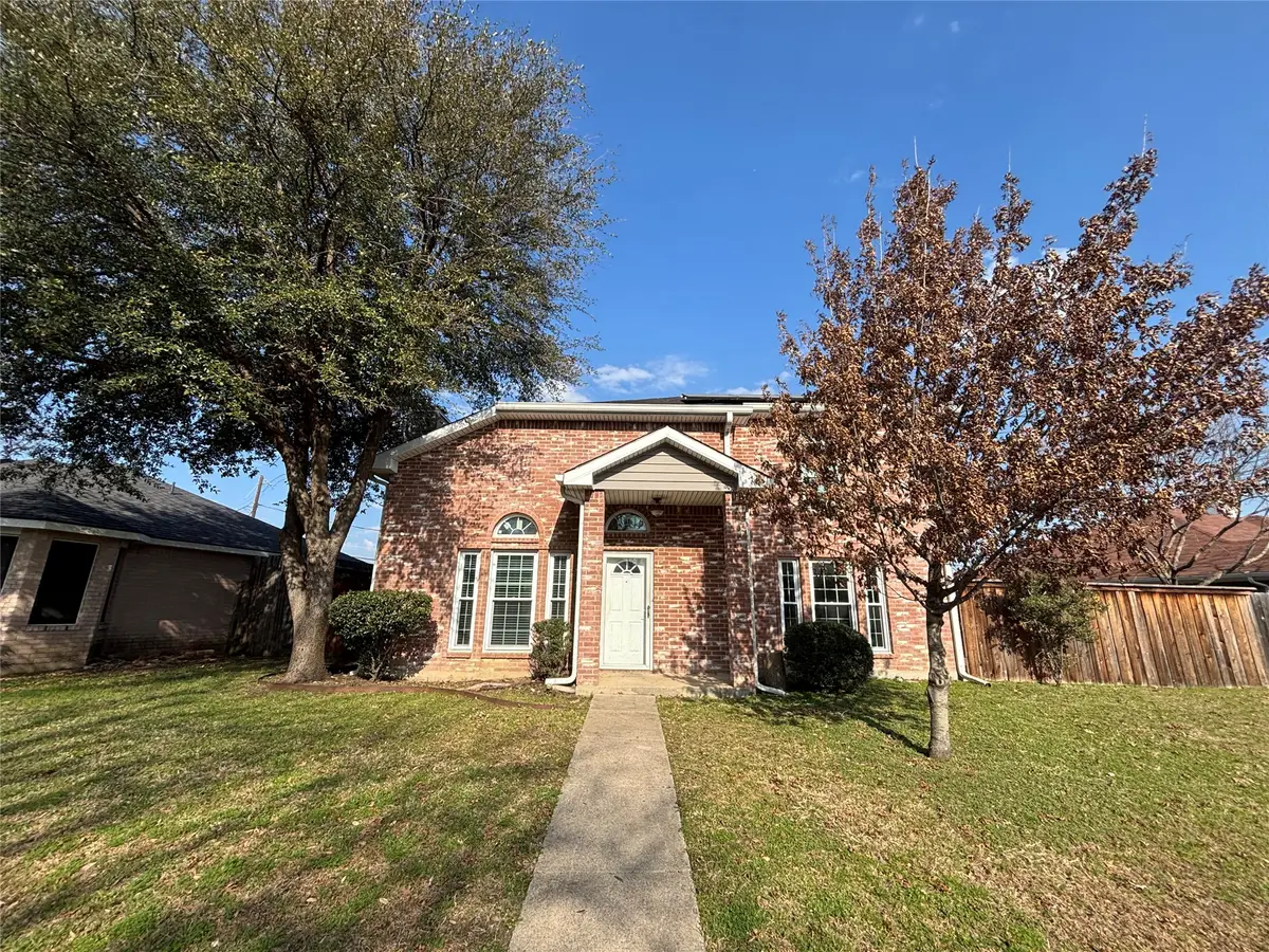 805 Hillbrooke Drive, Arlington, TX 76001 - #1