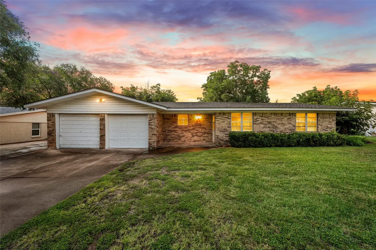 111 E Dawn Drive, Robinson, TX 76706 - #1