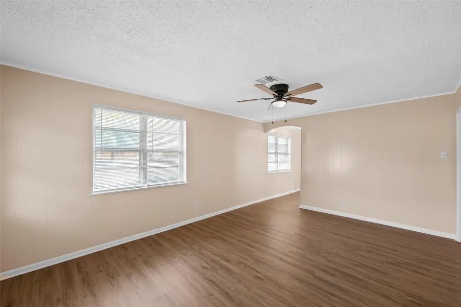 111 E Dawn Drive, Robinson, TX 76706 - #3