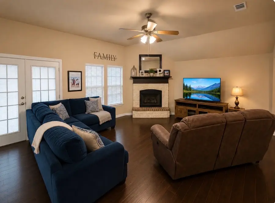 8810 Kiowa Drive, Greenville, TX 75402 - #3