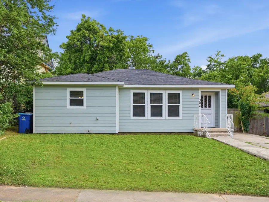 304 W Texas Street, Denison, TX 75020 - #2