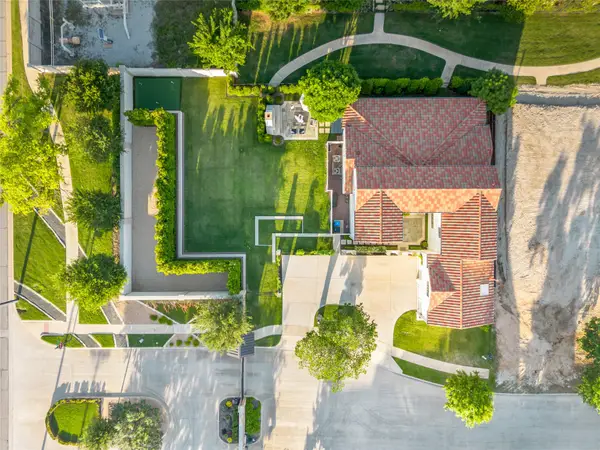 109 Pineland Place, Fort Worth, TX 76114
