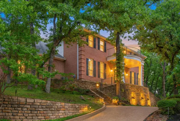 302 W Charlottesville Avenue, Colleyville, TX 76034