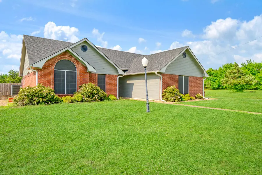 525 York Street, Paris, TX 75460 - #2