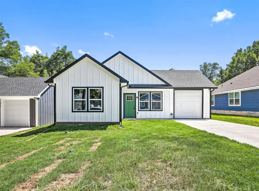 512 E Heron Street, Denison, TX 75021 - #2