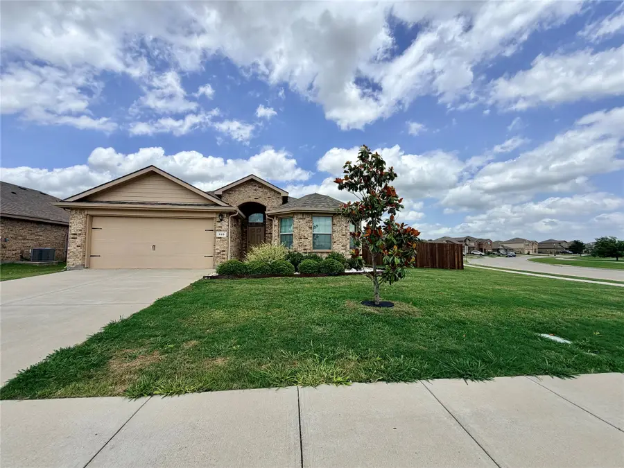 520 Cantebury Park Lane, Ponder, TX 76259 - #2