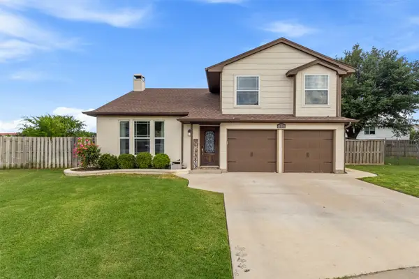 8800 Crestbrook Drive, Fort Worth, TX 76179