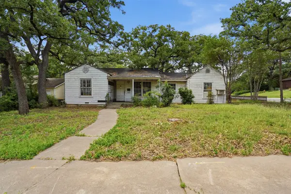 2900 Hunter Street, Fort Worth, TX 76112