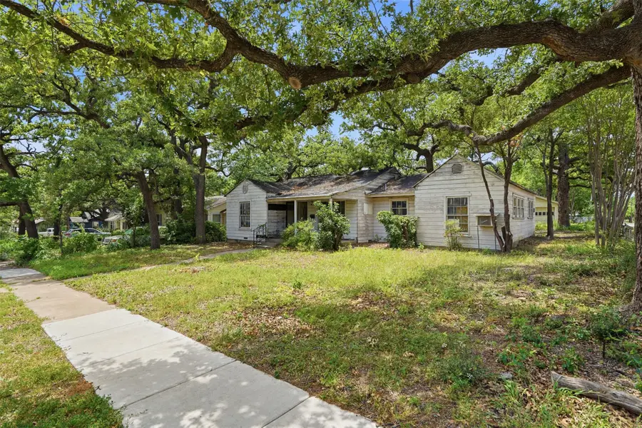 2900 Hunter Street, Fort Worth, TX 76112 - #2