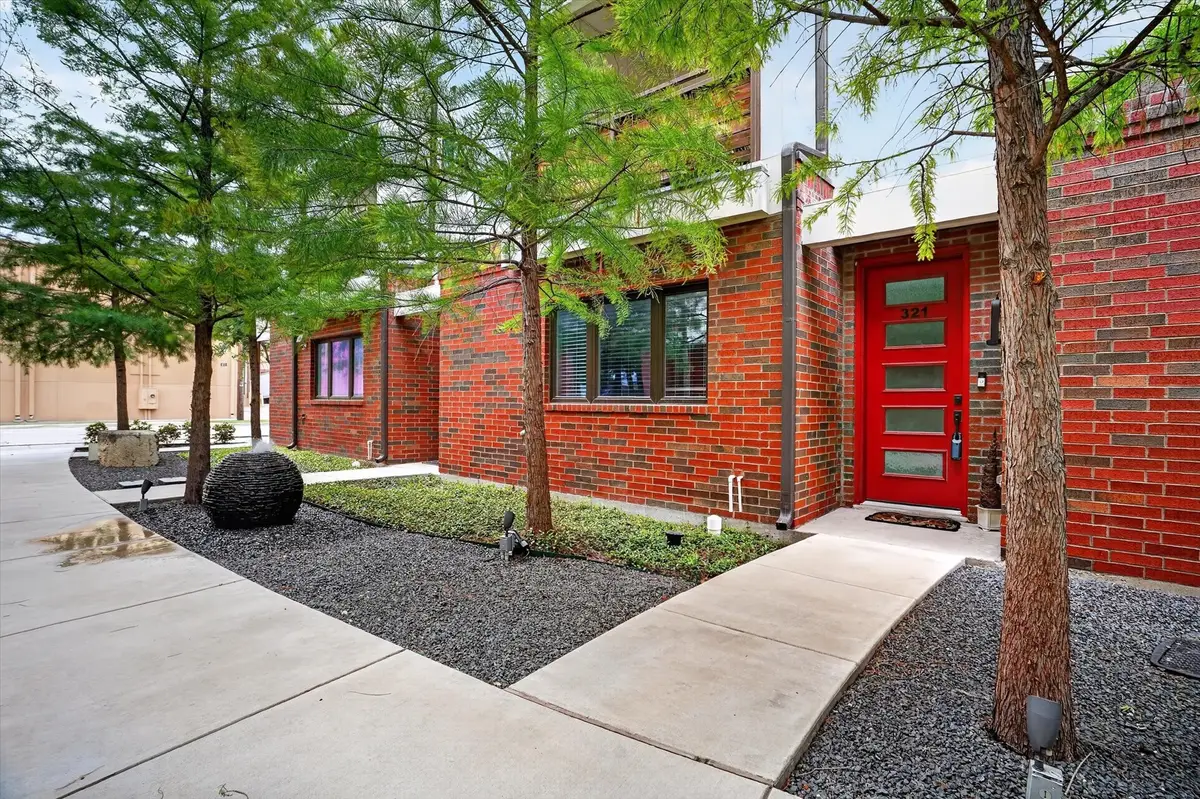 321 College Avenue, Fort Worth, TX 76104 - #1