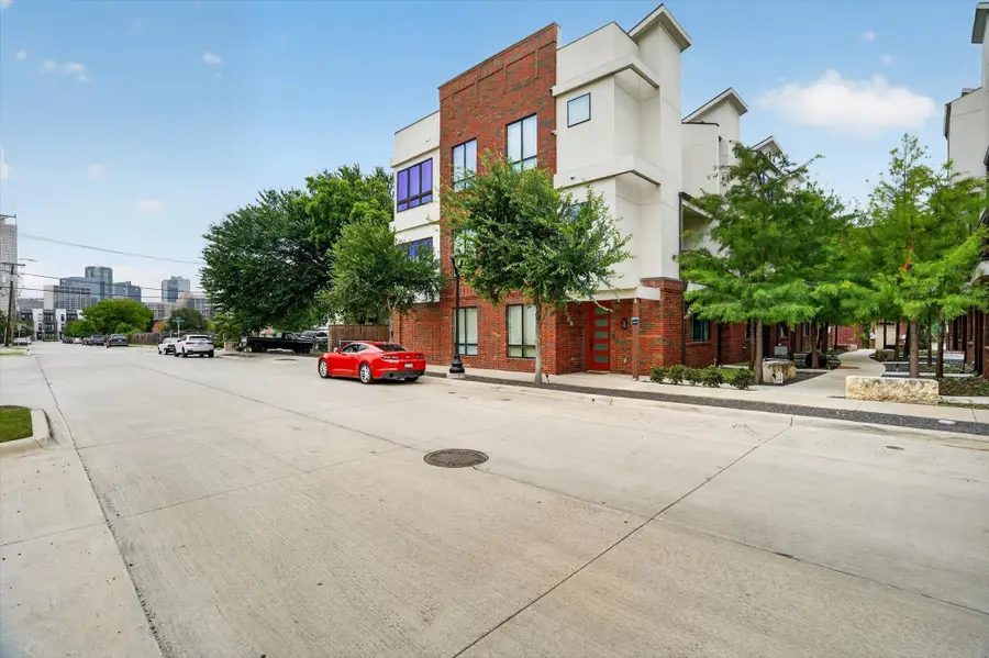 321 College Avenue, Fort Worth, TX 76104 - #3