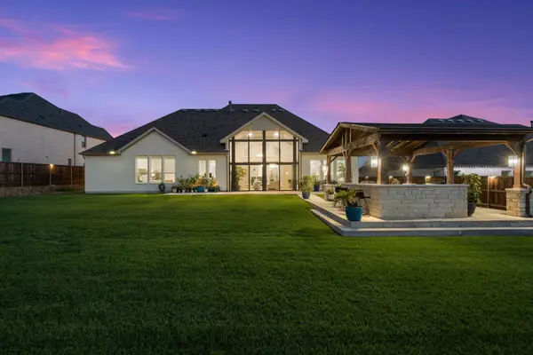 11416 Hickory Falls Drive, Argyle, TX 76226