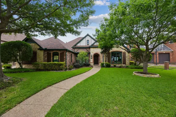 2106 Castle View Road, Mansfield, TX 76063