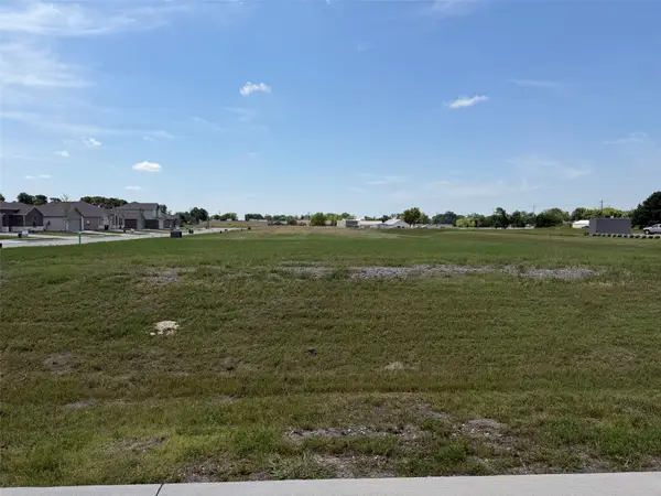 102 Nokita Drive, Leonard, TX 75452
