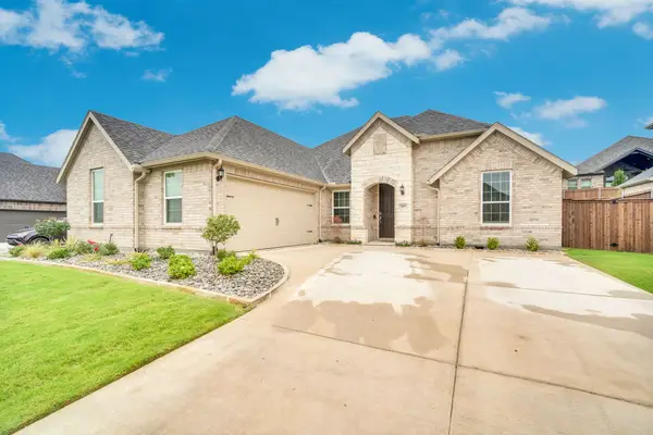 740 Brozgold Avenue, Midlothian, TX 76065