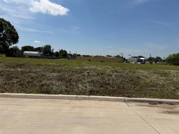 1004 Caspian Lane, Leonard, TX 75452