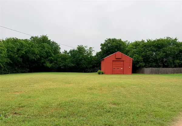 208 Galia Street, Bowie, TX 76230