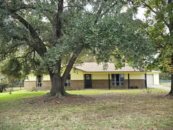 5779 N Cape Drive, Chandler, TX 75758