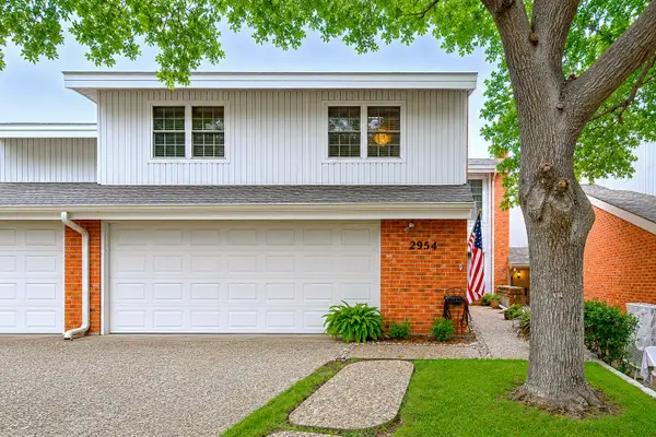 2954 Woodcroft Circle, Carrollton, TX 75006