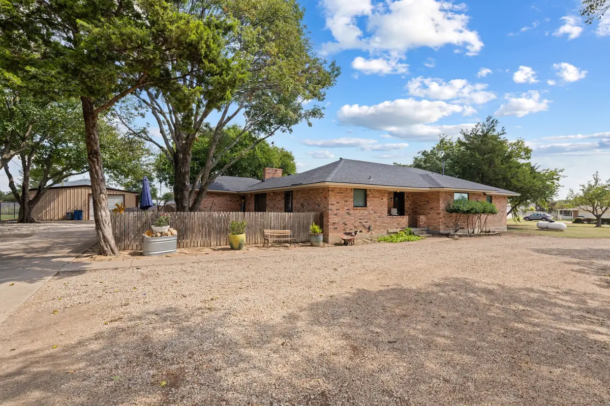 804 Lark Lane, Oak Leaf, TX 75154 - #1