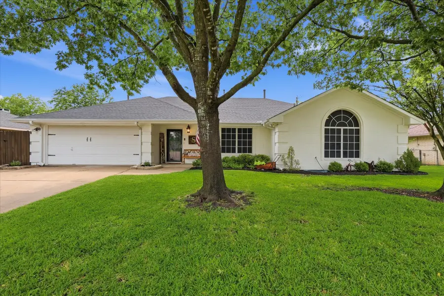 202 Colonial Heights, Sanger, TX 76266 - #2