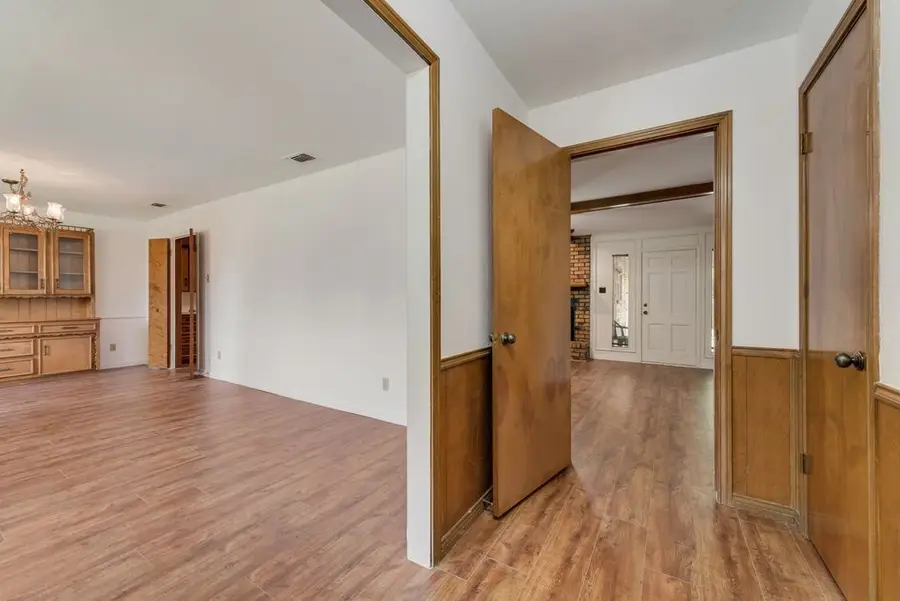 135 S Capri Drive, Duncanville, TX 75116 - #3