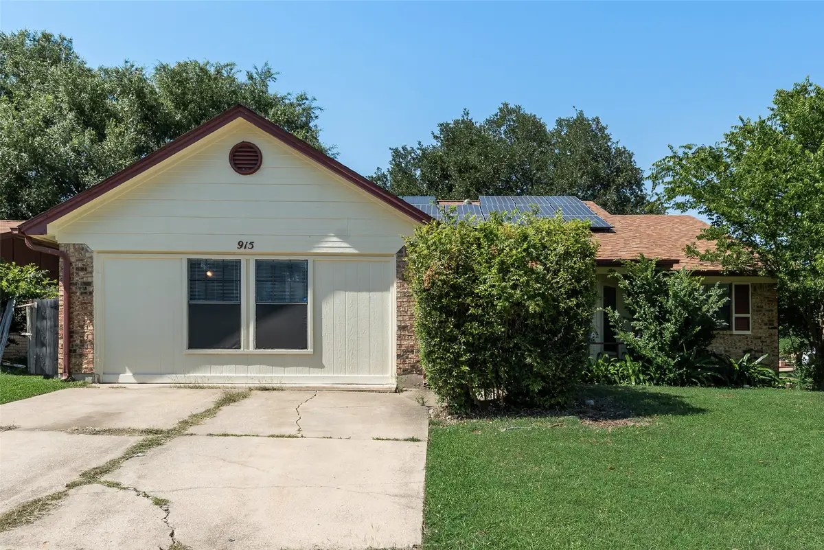 915 Freestone Drive, Arlington, TX 76017 - #1