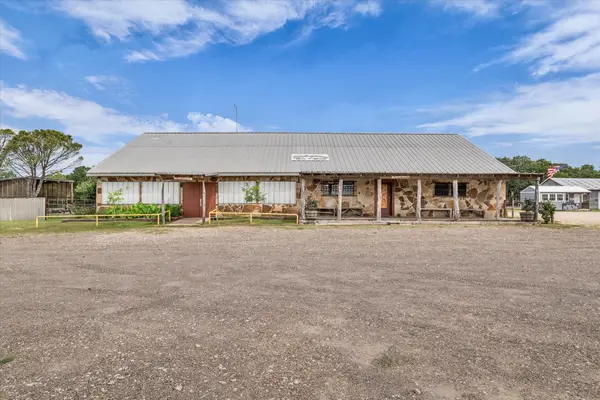 4553 Lake Felton Parkway, Hallsburg, TX 76705