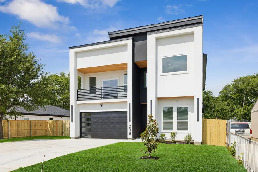 1239 N Tillery Avenue, Dallas, TX 75211 - #2
