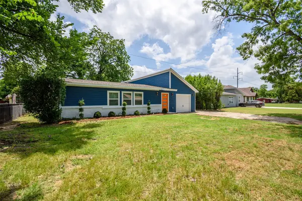 5305 Cahill Oval Street, River Oaks, TX 76114