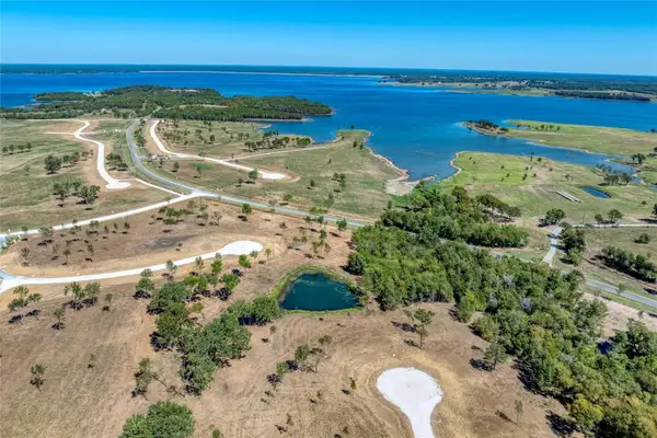 220 Lakeshore Lane, Windom, TX 75492