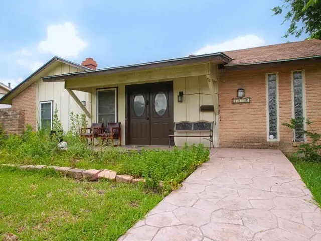3810 Crater Lake Court, Irving, TX 75062 - #2