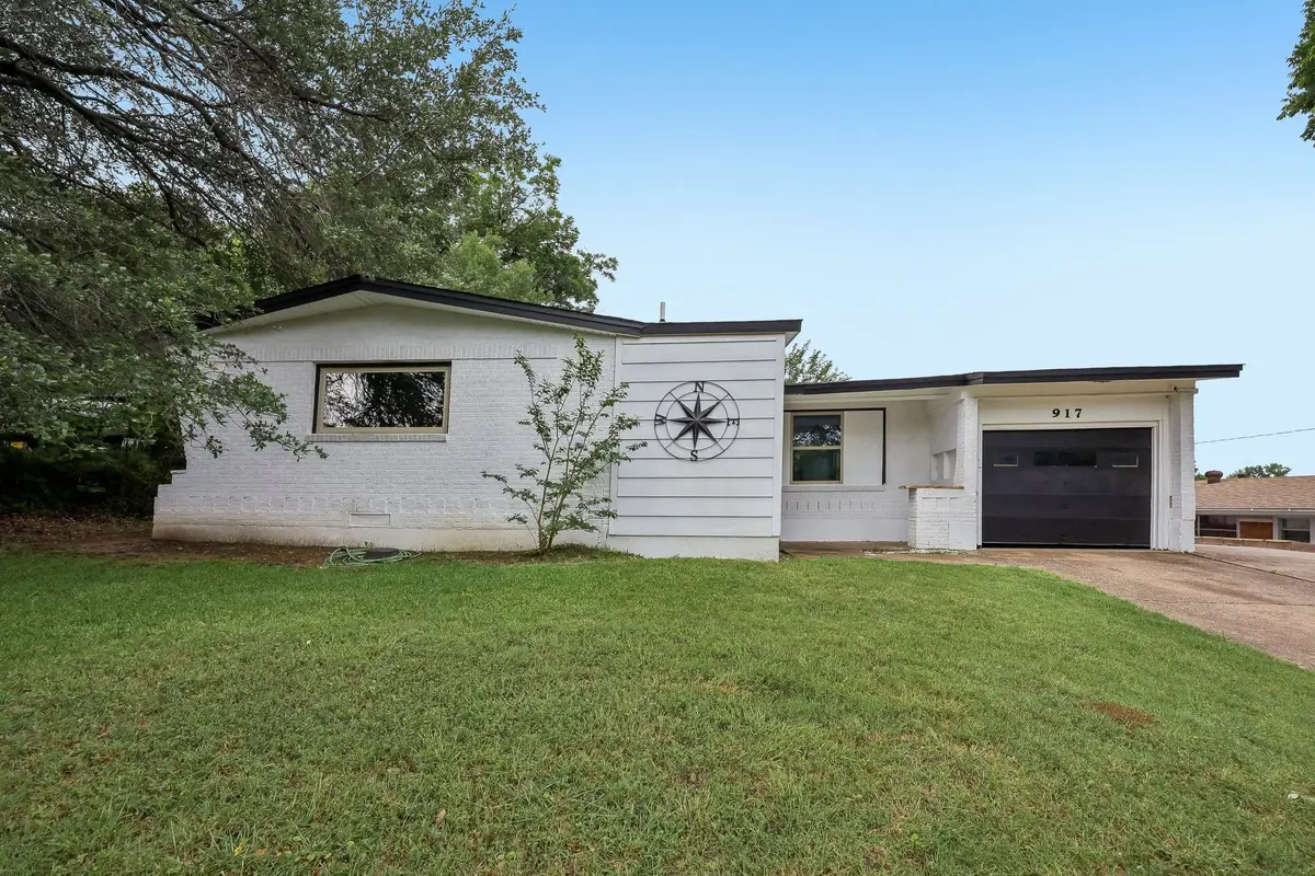 917 NW 8th Street, Grand Prairie, TX 75050 - #1