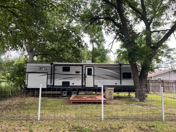 105 W Wrights Avenue, Comanche, TX 76442