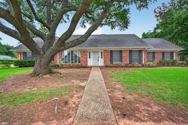 7501 Camelback Drive, Shreveport, LA 71105