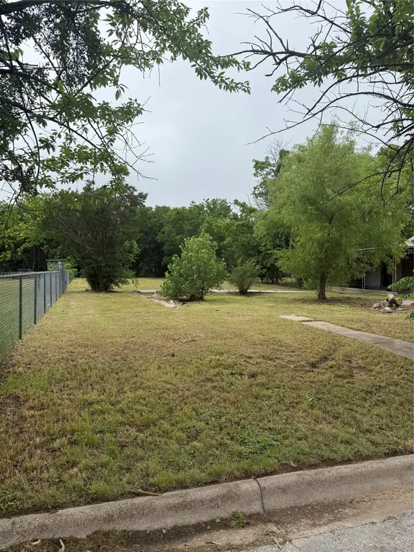 710 N Mason Street, Bowie, TX 76230