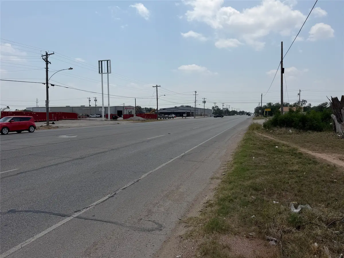 3042 Pine Street, Abilene, TX 79601 - #1