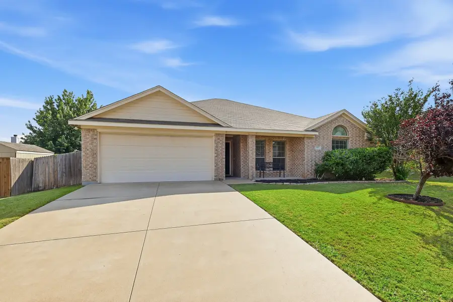 557 Jeffdale Drive, Burleson, TX 76028 - #3
