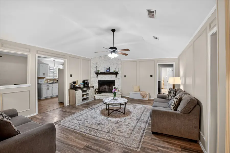 1405 Casa Linda Street, Ennis, TX 75119 - #3